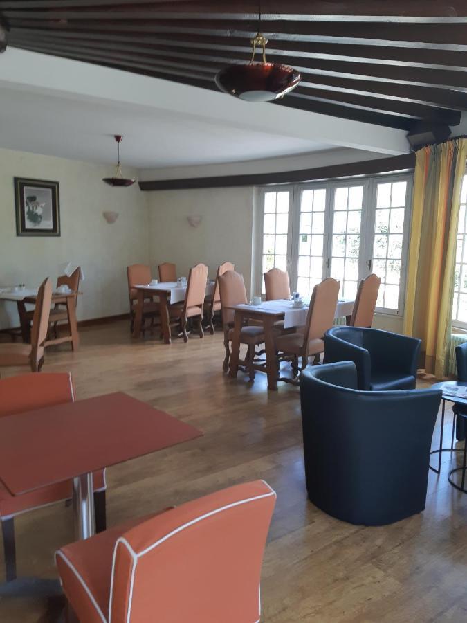 Hotel Les Forges Noyal-sur-Vilaine Exterior foto